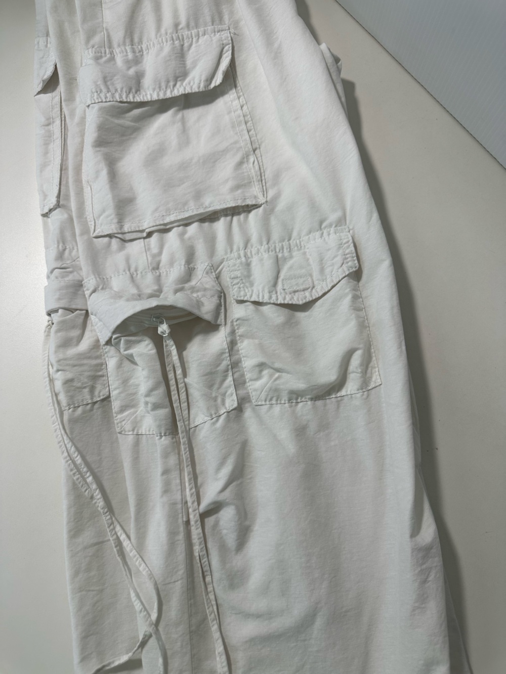 Aeropostale Parachute White Multi-Pocket Cargo Pants - Picture 5 of 15